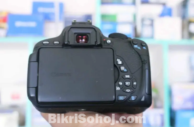 Canon 700d DSLR